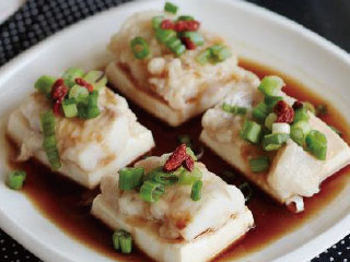 藥膳佳肴 健康飲食——豆腐鮮蒸海魚
